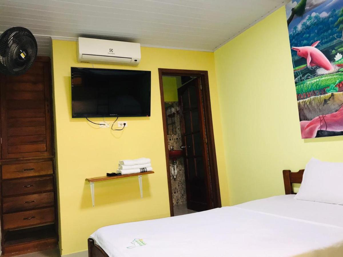 Hostal La Esperanza Летисия Экстерьер фото