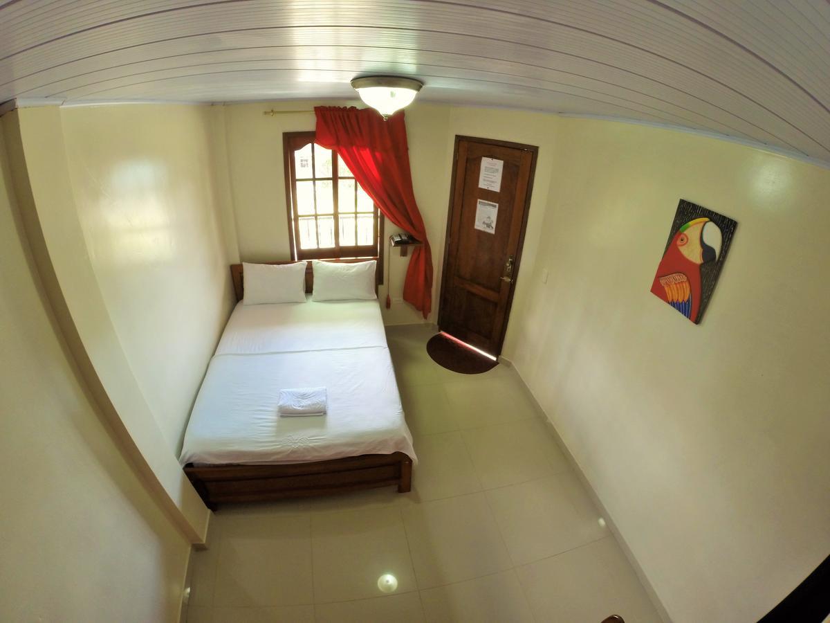 Hostal La Esperanza Летисия Экстерьер фото
