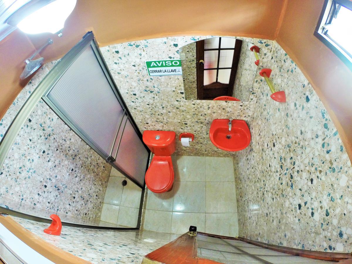 Hostal La Esperanza Летисия Экстерьер фото