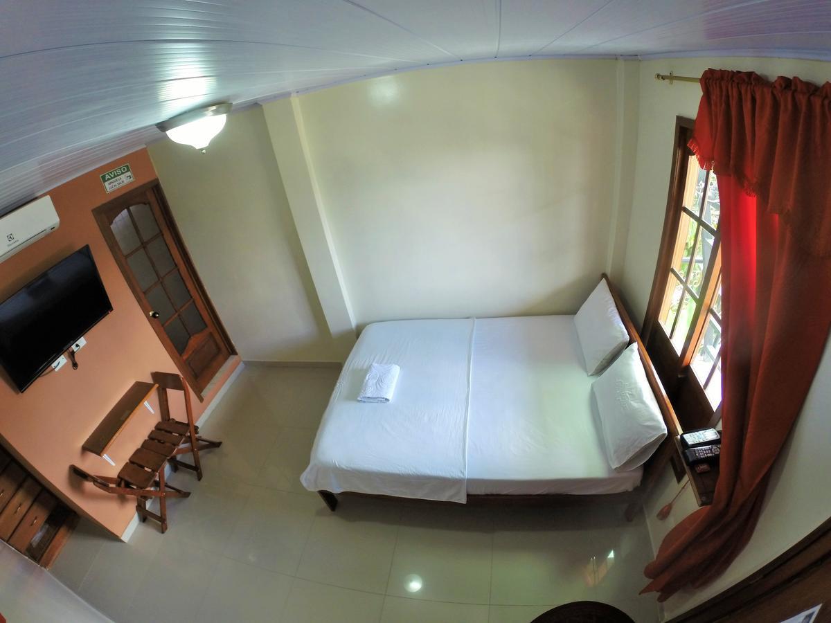Hostal La Esperanza Летисия Экстерьер фото